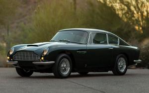 Aston Martin DB6